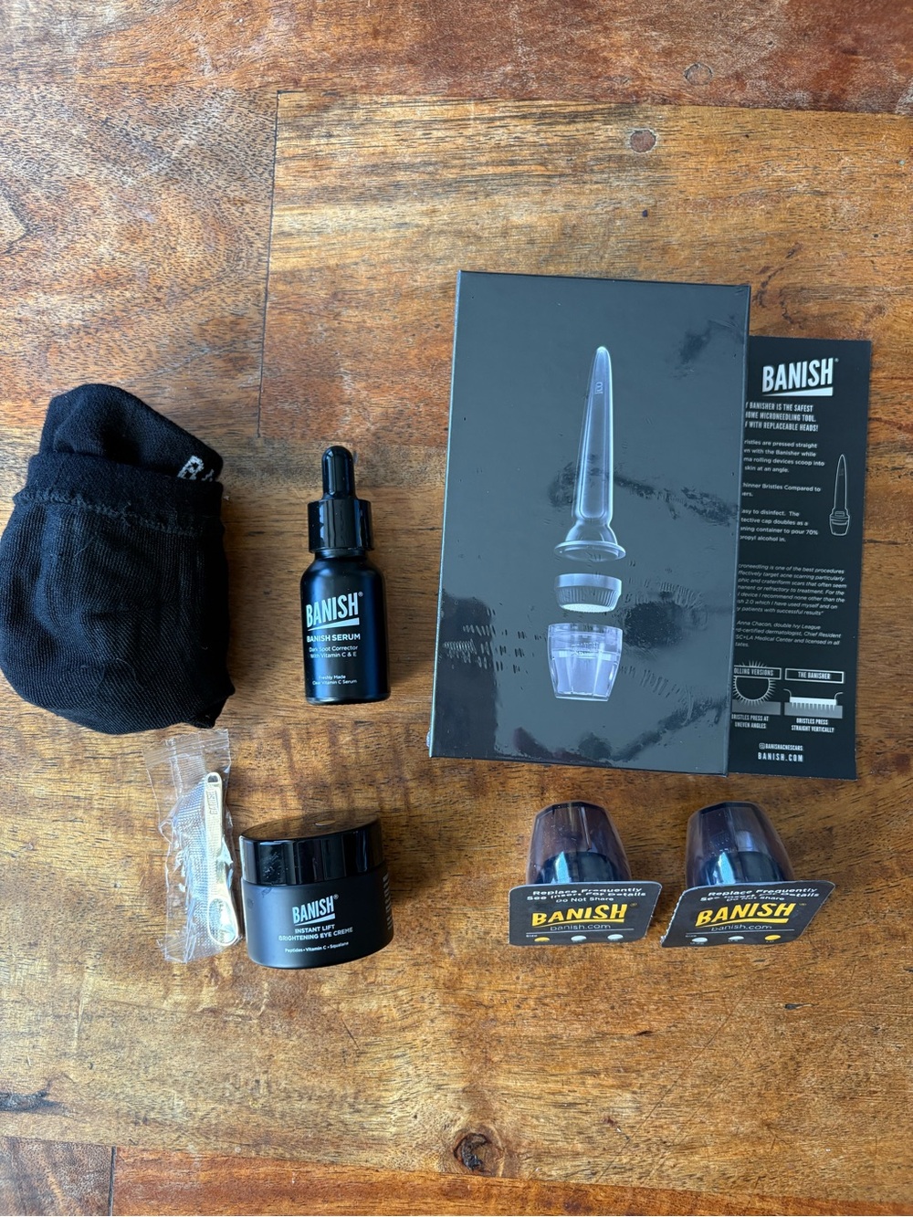 NEW Banish Banisher 3.0 Microneedling Skincare Bundle w/ Serum & Extras - Picture 2 of 3
